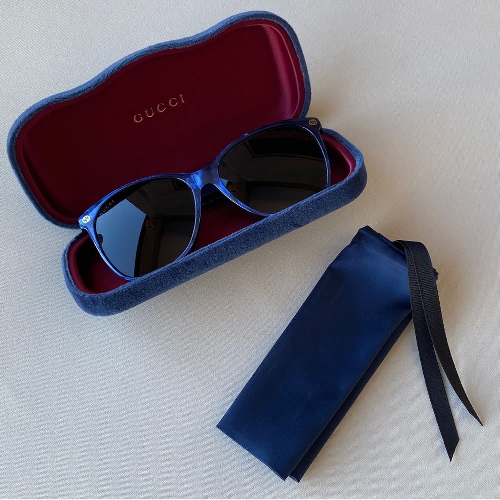 GUCCI Limited Edition Blue Pearl Sunglasses - Picture 8 of 9